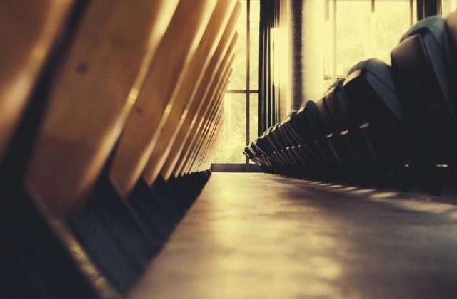 محرّك مكشوف يكشف هندسته الدقيقة